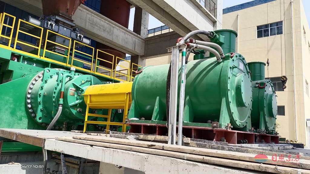 國內(nèi)單機(jī)功率最大2400kW輥壓機(jī)用永磁電機(jī)在某水泥廠正式投入運(yùn)行